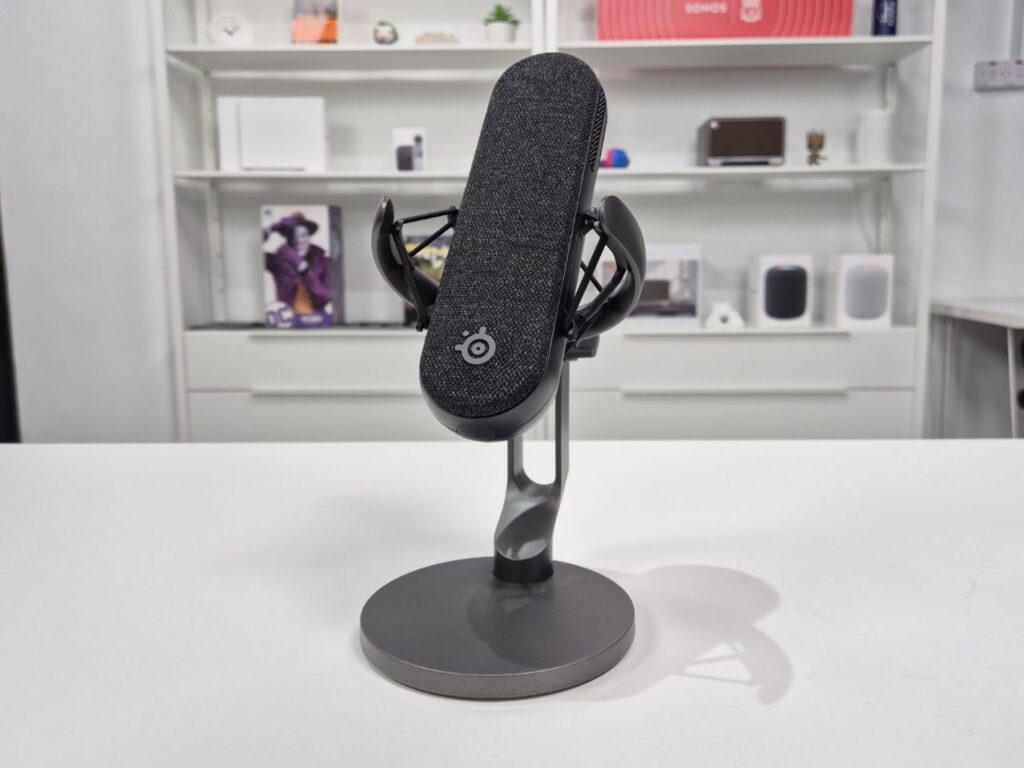 SteelSeries Alias Pro Review 1