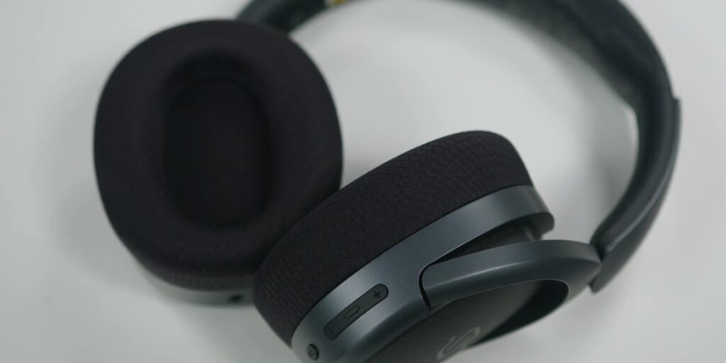 2.4 mesh earpads