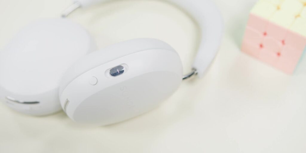 3.3 physical buttons