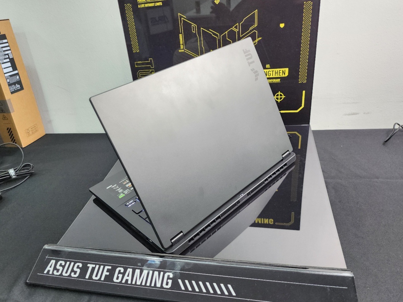 ROG Zephyrus G16 and TUF Gaming A14: ASUS ROG Unleashes AI-Powered Gaming Beasts in Malaysia 4 TUF Gaming A14 back