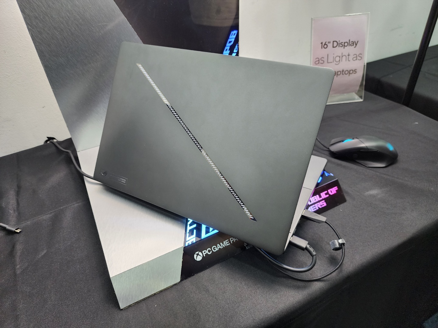 ROG Zephyrus G16 and TUF Gaming A14: ASUS ROG Unleashes AI-Powered Gaming Beasts in Malaysia 2 ROG Zephyrus G16 back