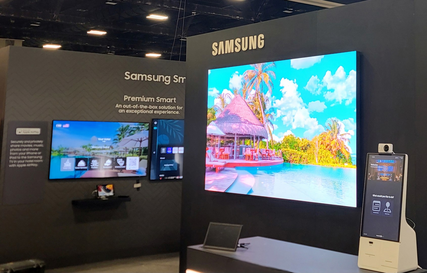 Samsung Hospitality TVs Now Support Apple AirPlay, Bringing Entertainment and Convenience to Hotel Guests 2 Samsung Hospitality TVs Apple AirPlay 2