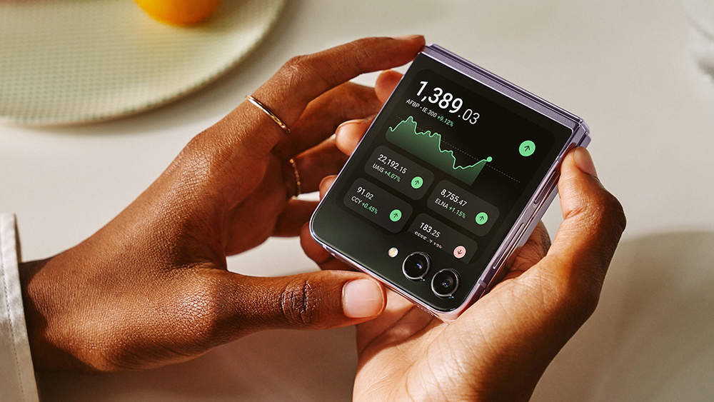 Samsung Galaxy Z Fold and Z Flip: A Look Through The Years 9 Samsung Galaxy Z Flip5