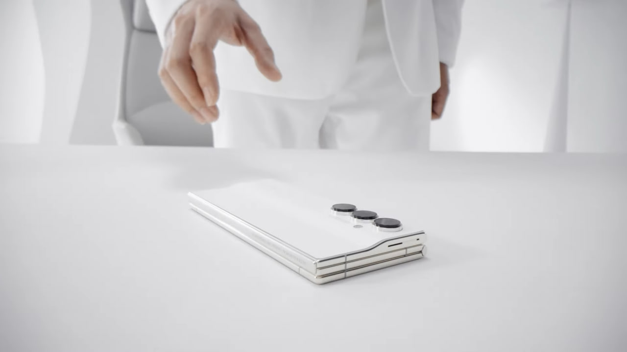 TECNO Unveils New Phantom Ultimate 2 Tri-Fold Display Phone 1 TECNO Phantom Ultimate 2