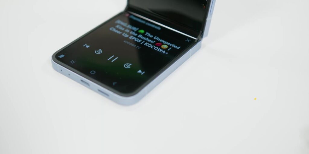 Leveling Up The Samsung Galaxy Z Flip6! 💯 17 2.8 full player control