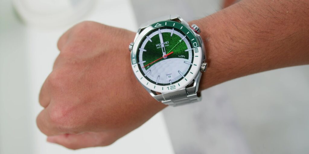 HUAWEI’s Next Smartwatch Might Be Taking the Plunge 1 1.1 design HWU
