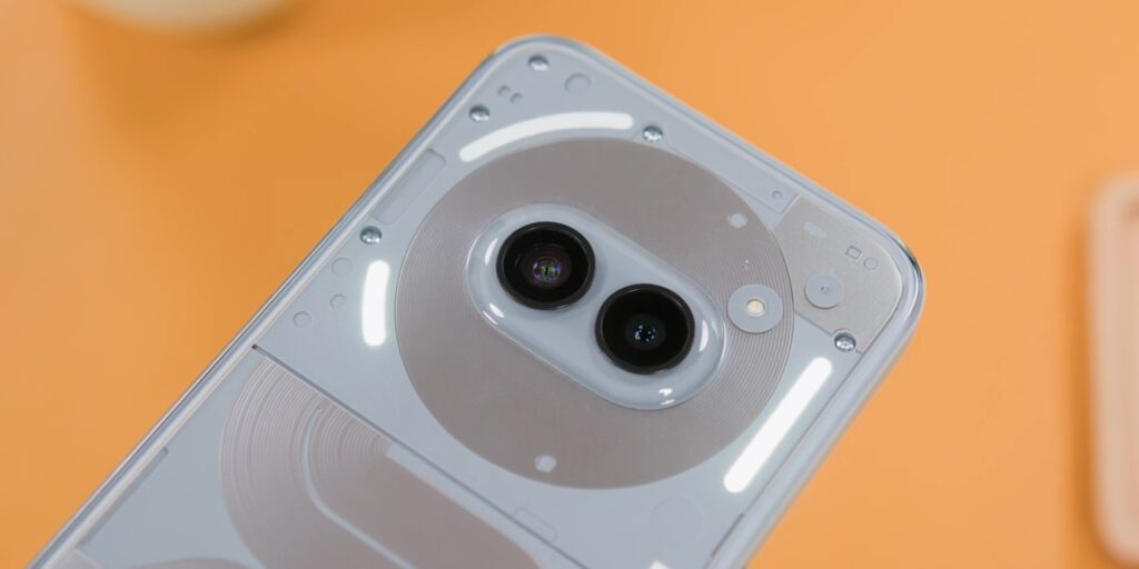 Nothing Phone (2a) Plus: "Nothing" Different? 🤔 4 1.5 cam bump
