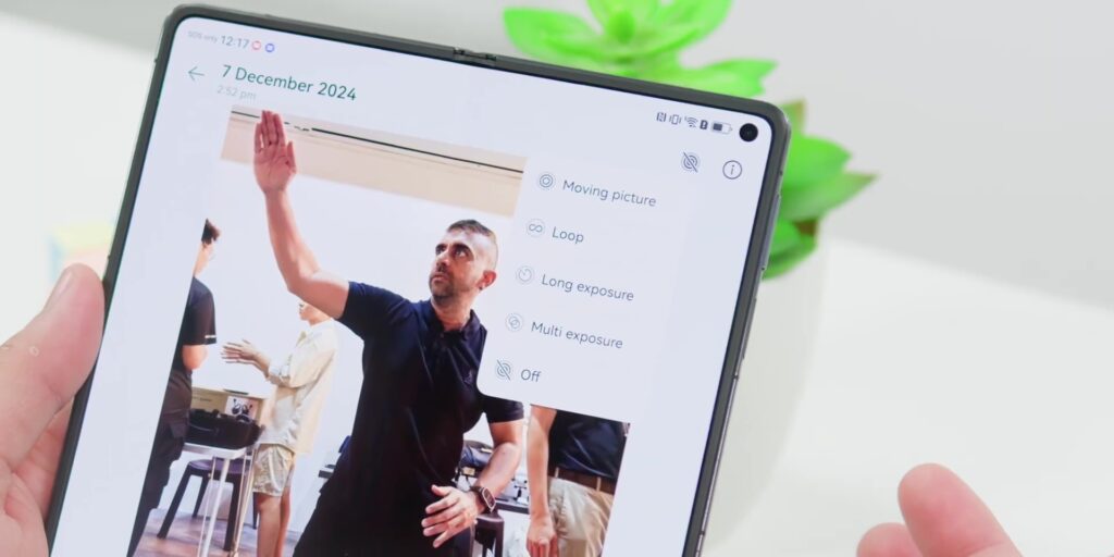 The HUAWEI Mate X6 Does What No Foldable Has Done Before… But Is It Enough? 🤔 24 5.10 ai photo features