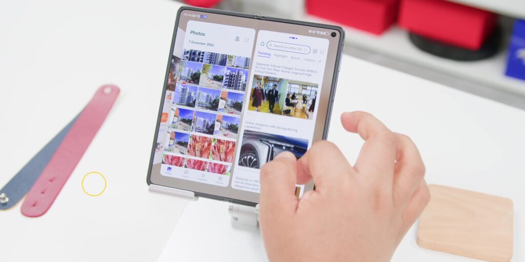 The HUAWEI Mate X6 Does What No Foldable Has Done Before… But Is It Enough? 🤔 15 4.3 live multitask