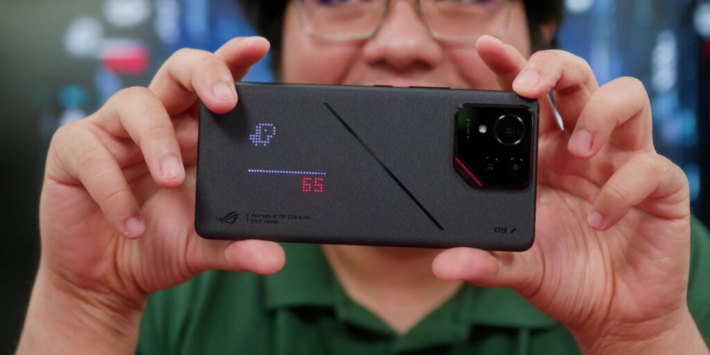 ROG Phone 9 Pro - The FINAL Boss? 8 2.7 back mini game