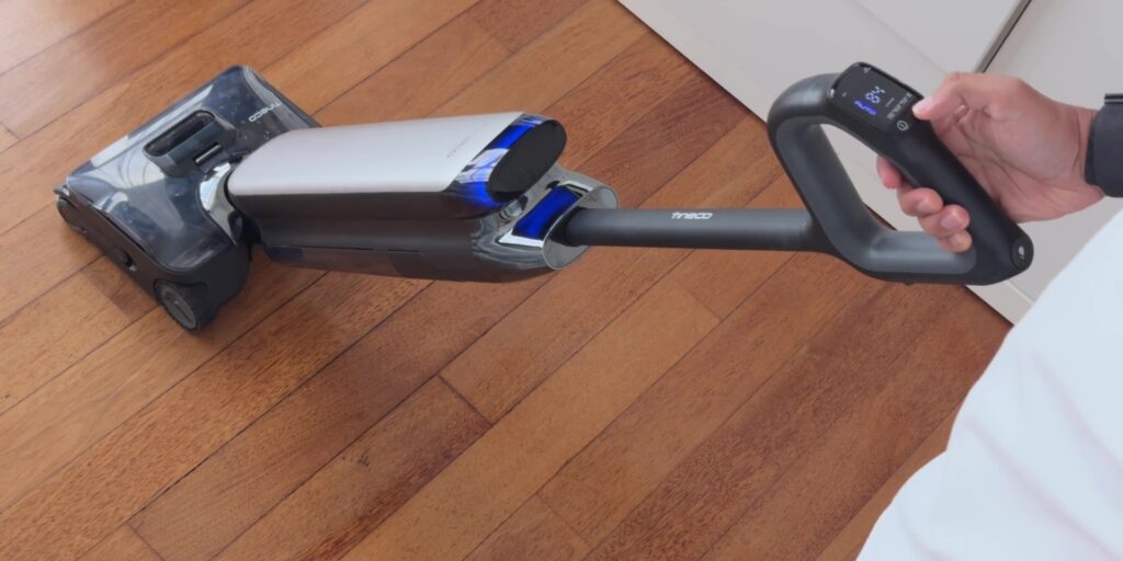 Tineco S9 Artist: Is This the Smartest Floor Washer Ever? 13 2.5 moves forward when on