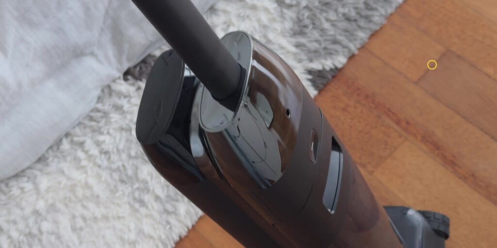 Tineco S9 Artist: Is This the Smartest Floor Washer Ever? 11 2.3 rear battery placement