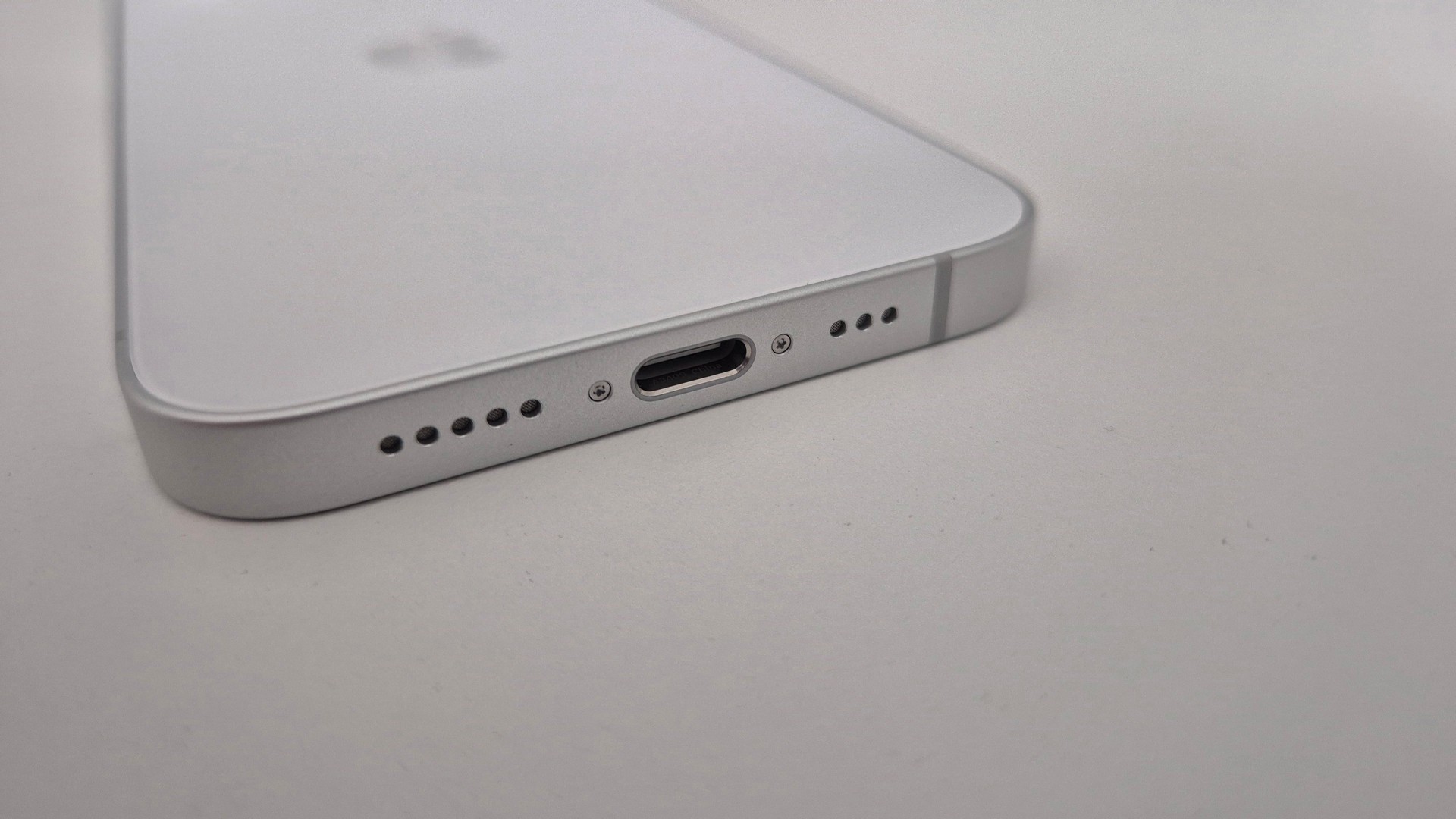 Upcoming iPhone 17 Air to be Port-Free? Apple Might be Removing the Type-C Port 1 iPhone 17 Air Removing the Charging Port