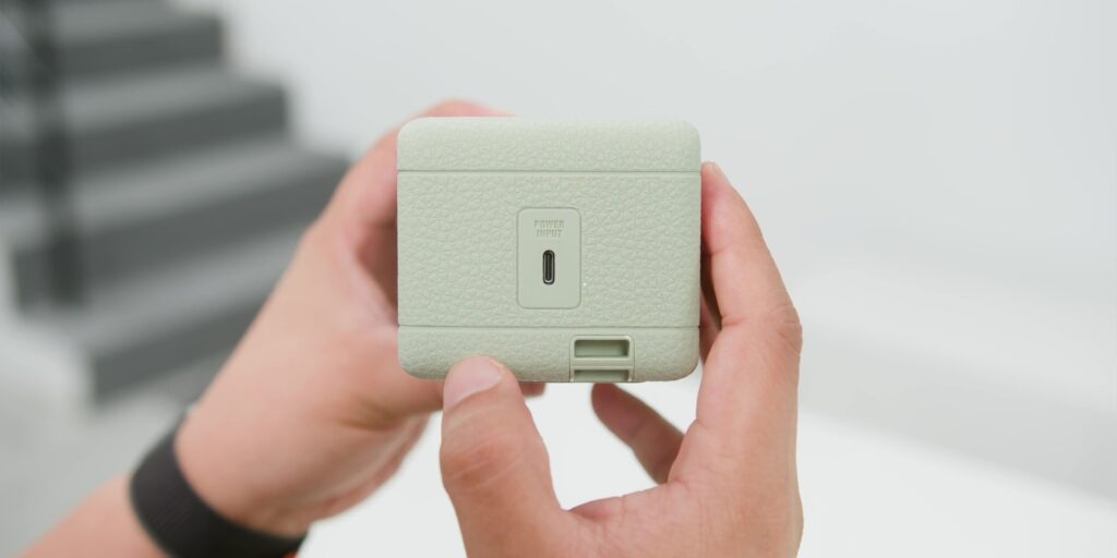 2.5 usb port side
