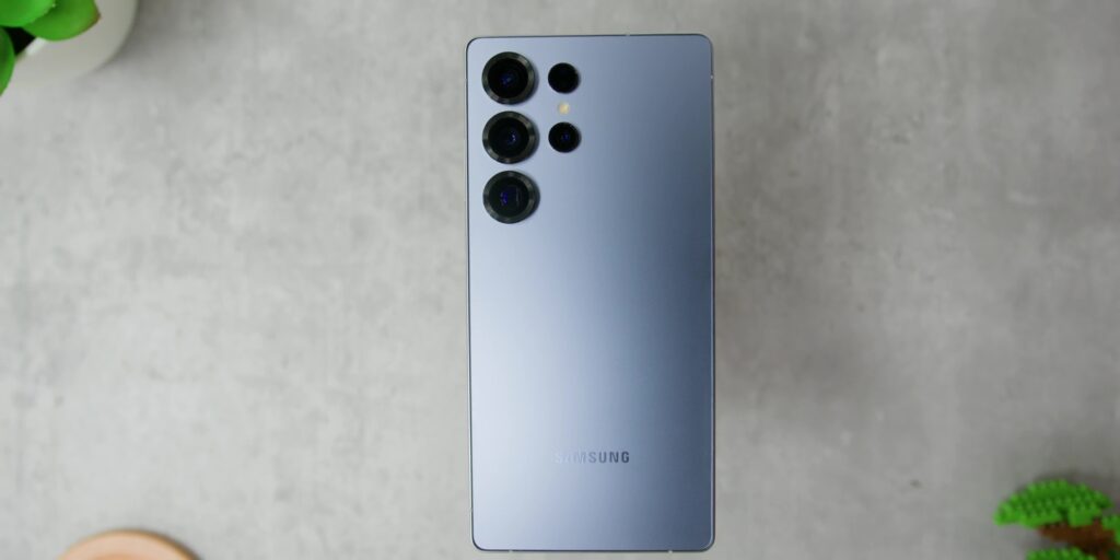 I Took 1,000+ Photos & Videos With The S25 Ultra 56 0.1 intro s25U camera
