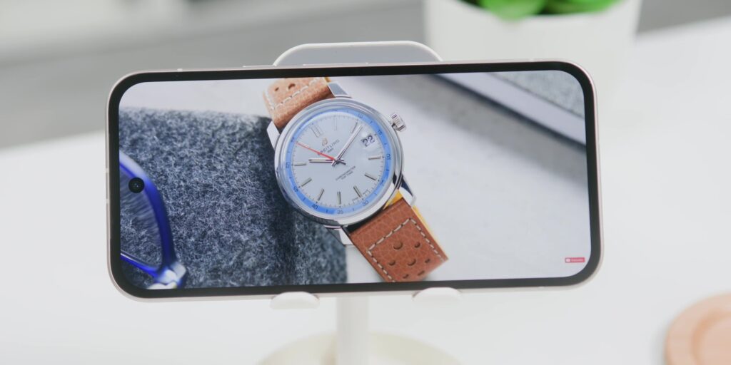 2.2 huge bezels