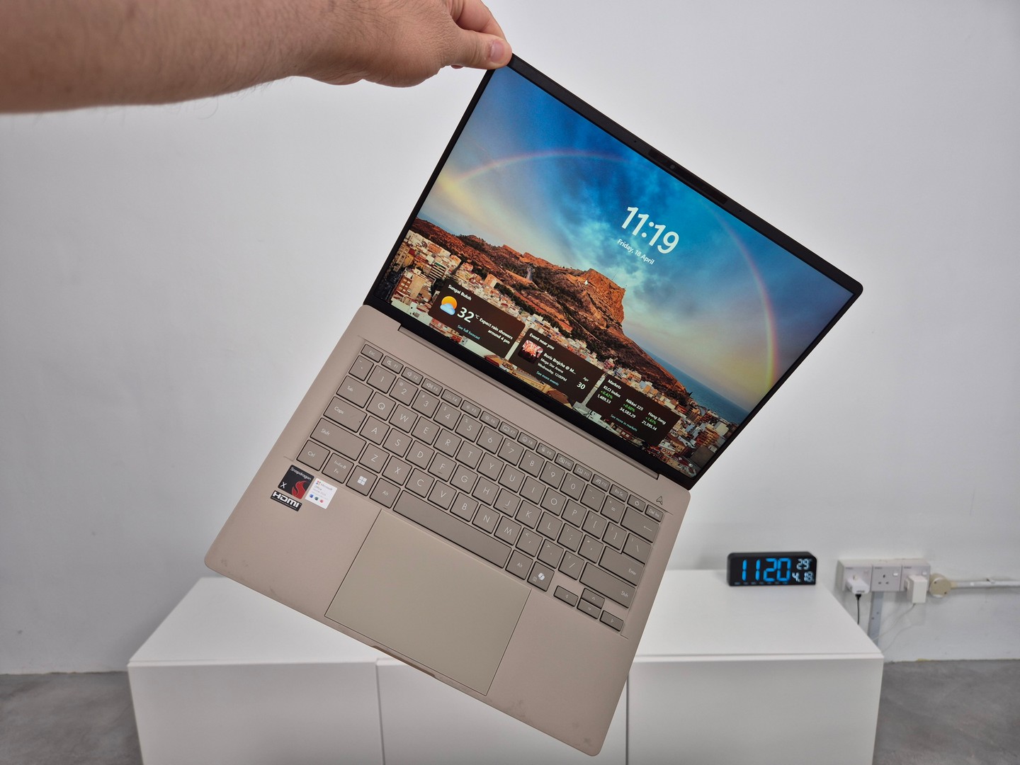 ASUS Zenbook A14 (UX3407Q) Review: Lightweight Elegance Meets AI-Enhanced Productivity 4 ASUS Zenbook A14 (UX3407Q) Review Lightweight