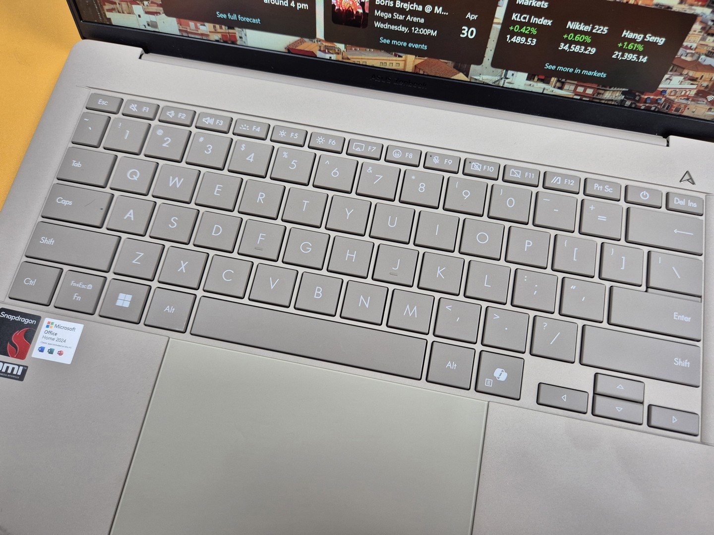 ASUS Zenbook A14 (UX3407Q) Review: Lightweight Elegance Meets AI-Enhanced Productivity 8 ASUS Zenbook A14 UX3407Q Review Keyboard