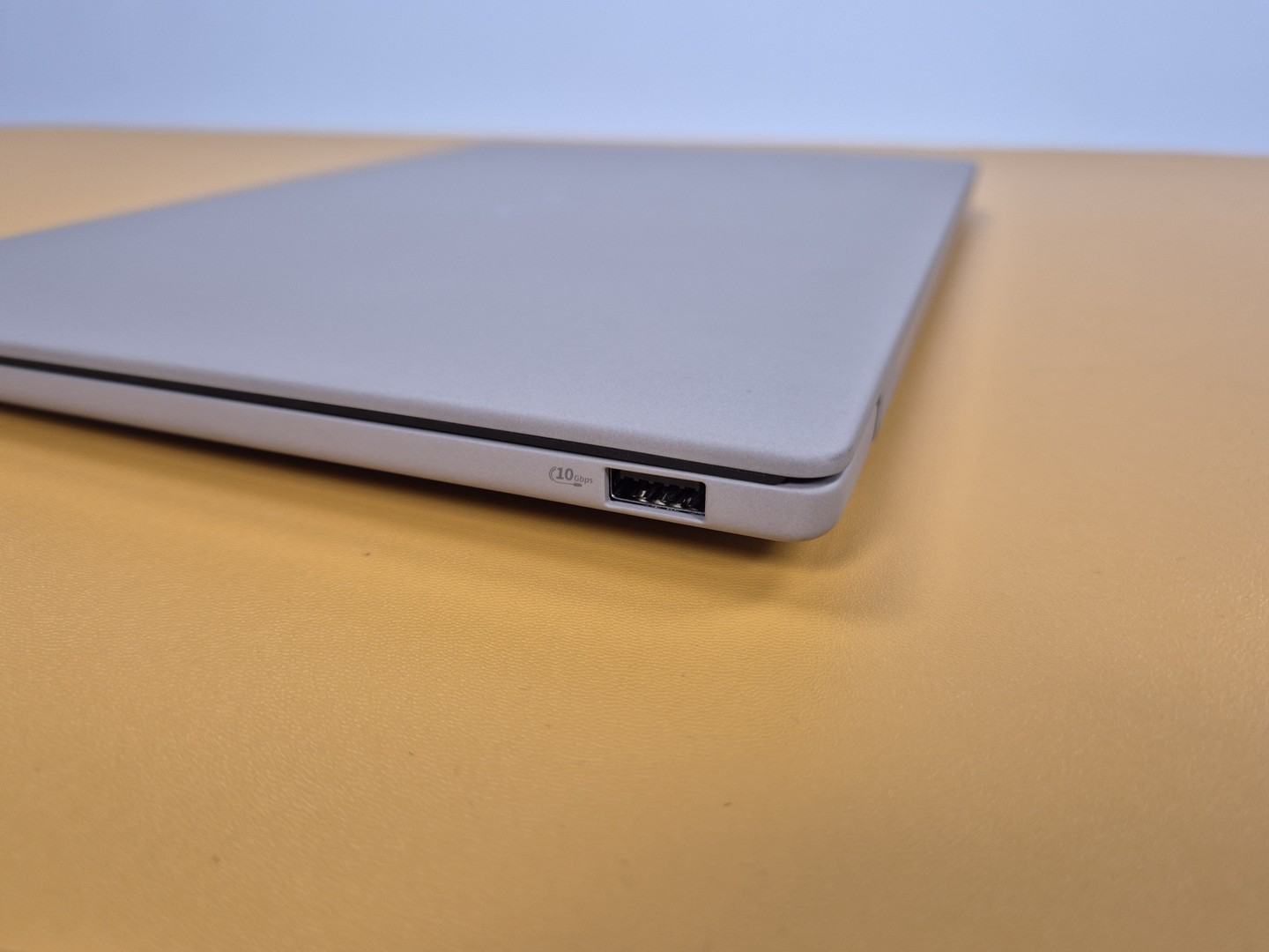 ASUS Zenbook A14 (UX3407Q) Review: Lightweight Elegance Meets AI-Enhanced Productivity 5 ASUS Zenbook A14 UX3407Q Review Port 2