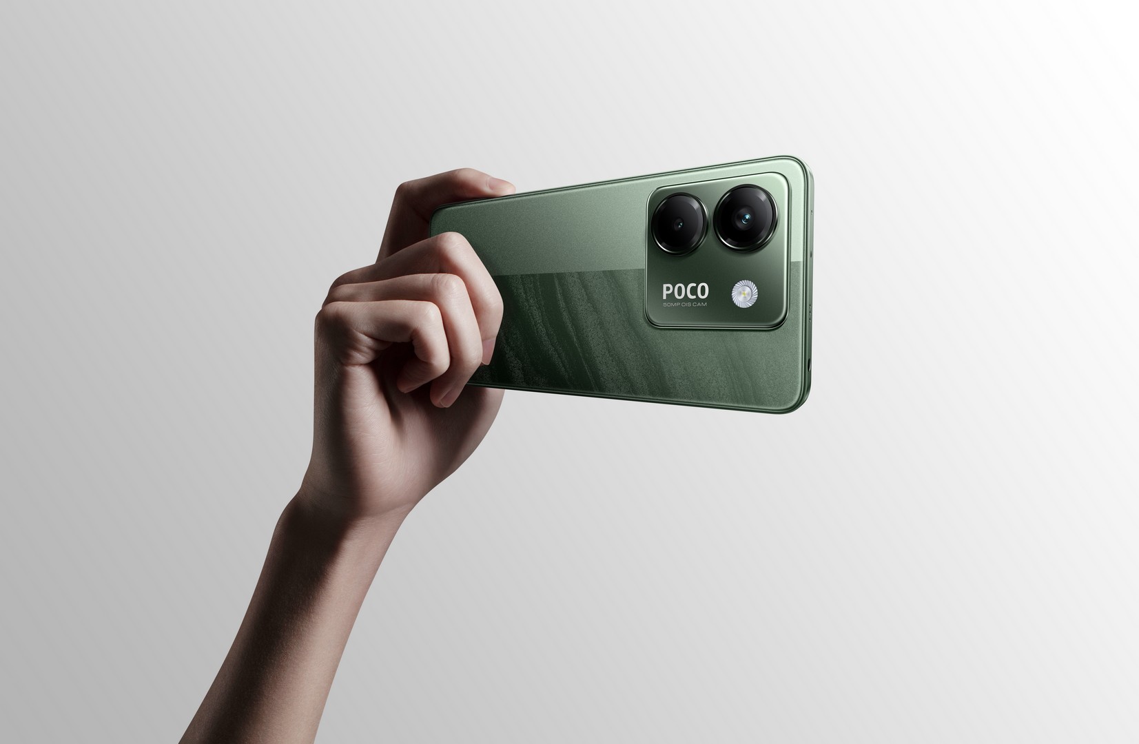 POCO M7 Pro 5G Arrives in Malaysia, Packing Performance and Premium Features 2 POCO M7 Pro 5G_Green_Handheld