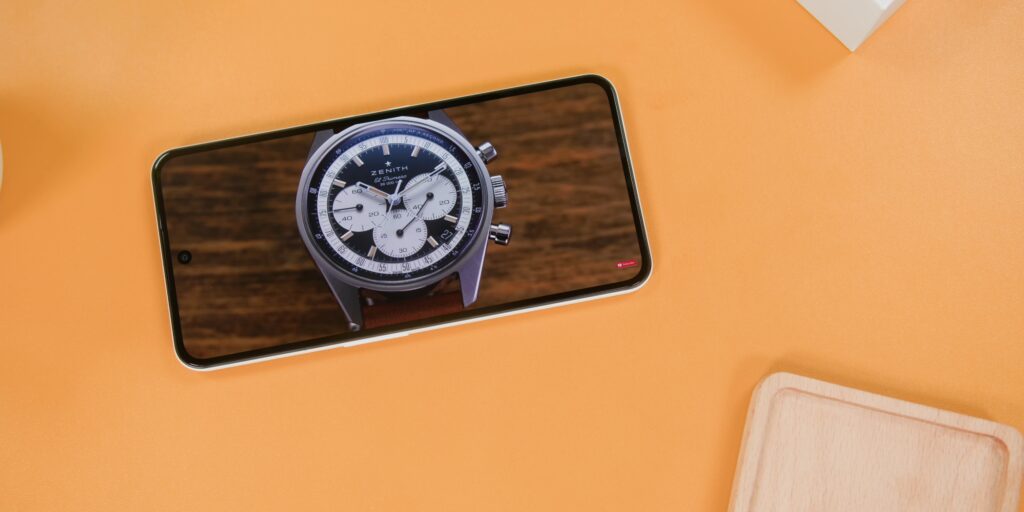 CMF Phone 2 Pro bezels