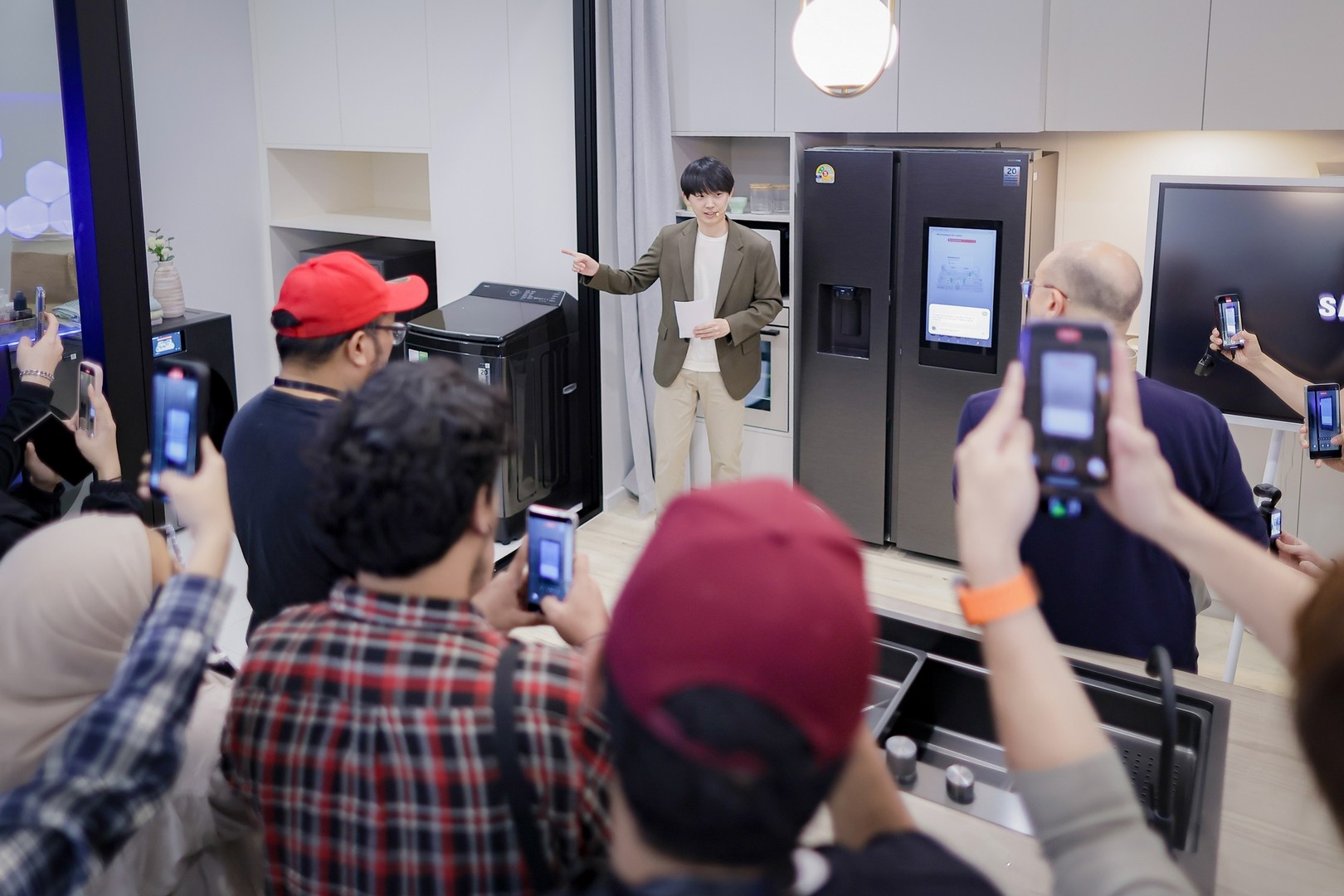 Samsung Unveils "AI Home" Vision and Latest Appliance Innovations at Southeast Asia Tech Seminar 2025 1 Samsung AI Home