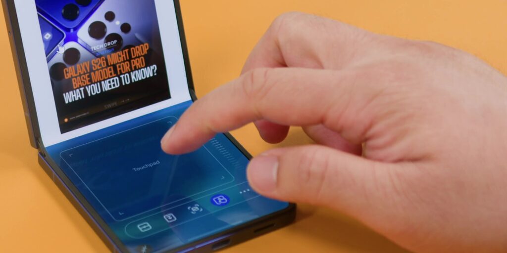Samsung Galaxy Z Flip7 After 2 Weeks: Finally the Foldable Worth Switching To? 43 6.5 trackpad mode