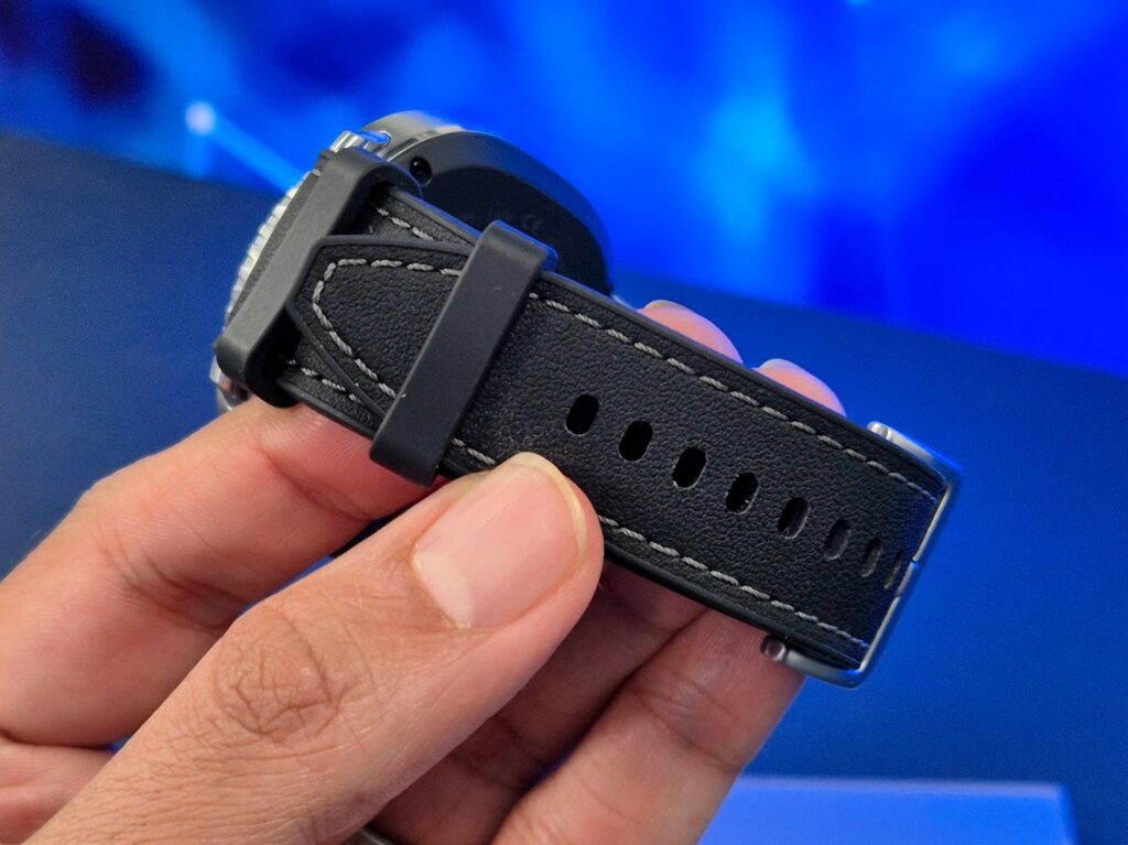 Samsung Galaxy Watch8 Classic Review Strap