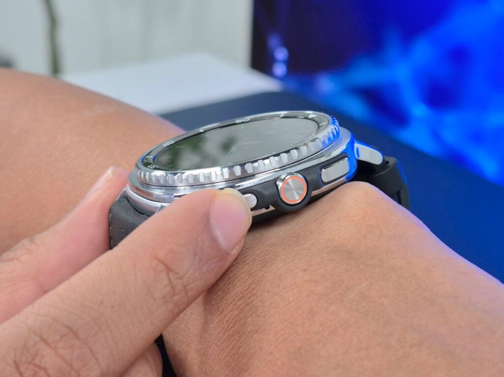 Samsung Galaxy Watch8 Classic Review Buttons