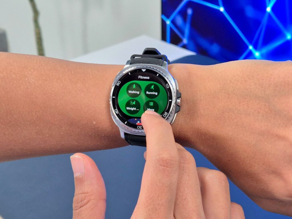 Samsung Galaxy Watch8 Classic Review Display