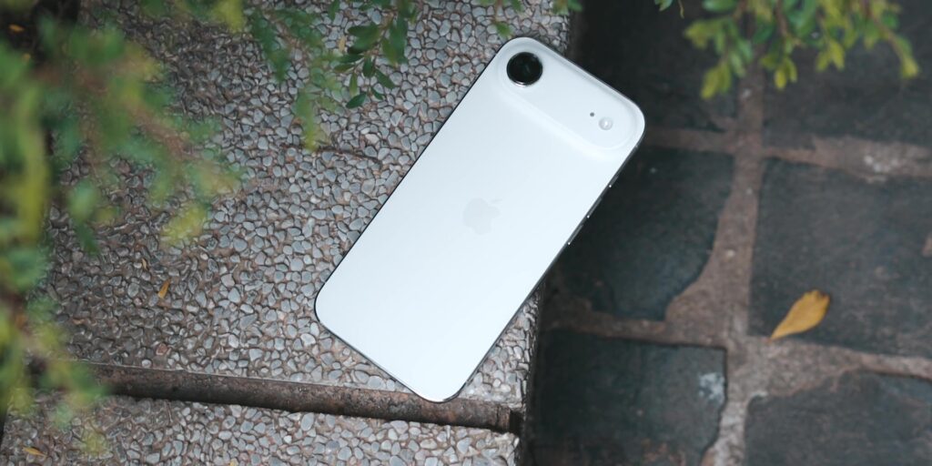 iPhone Air Review: When Less is MORE? 22 3.6 lithium ion battery