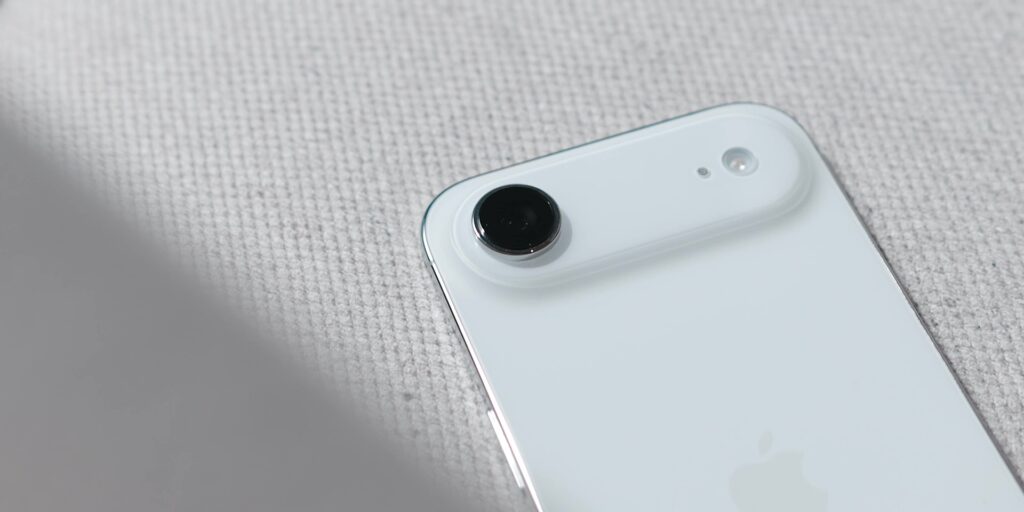 iPhone Air Review: When Less is MORE? 3 1.2 cam plateau