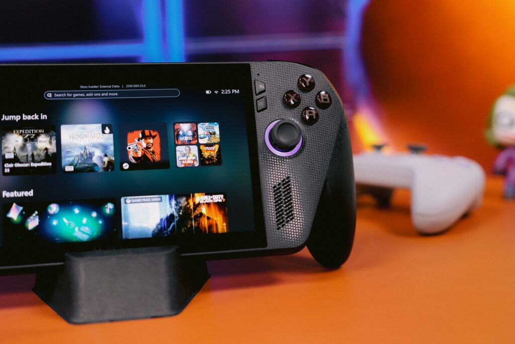 ROG Xbox Ally X Review Right