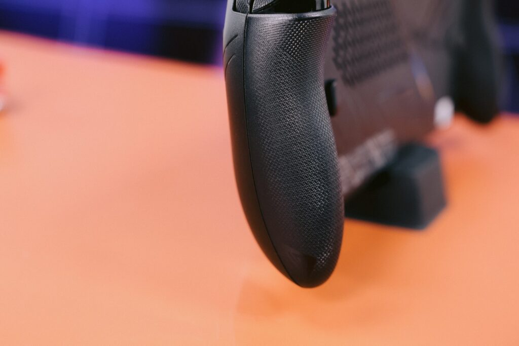 ROG Xbox Ally X Review Grips