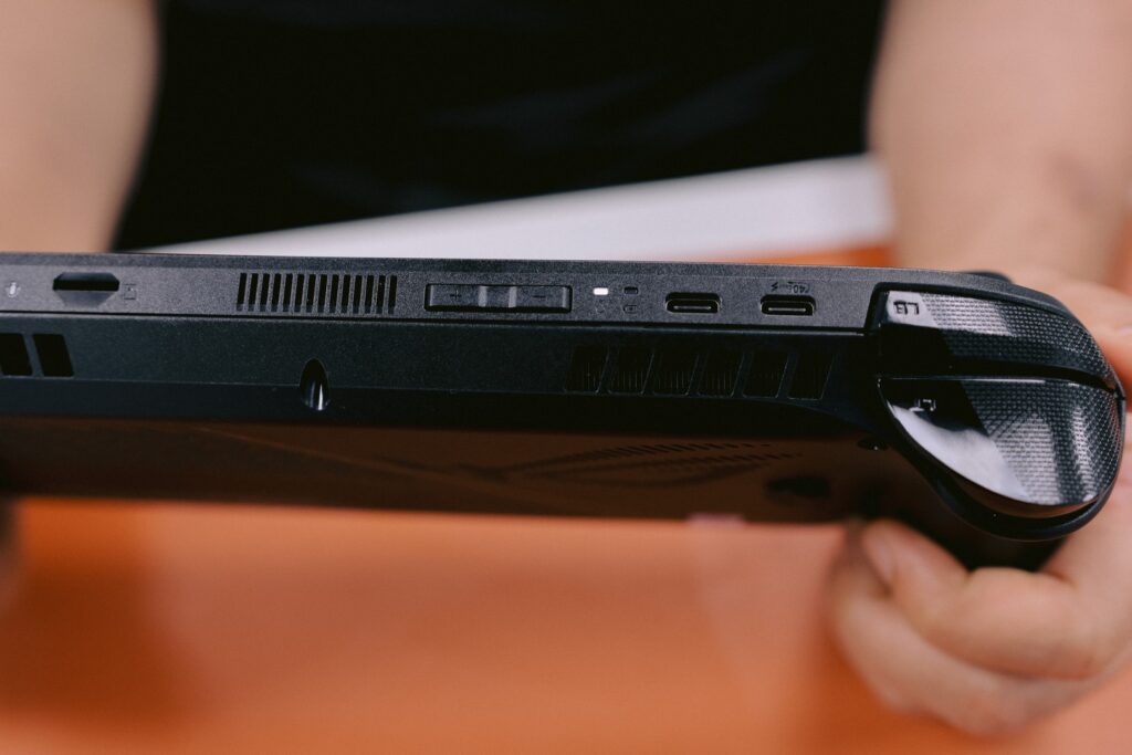 ROG Xbox Ally X Review Type C Ports