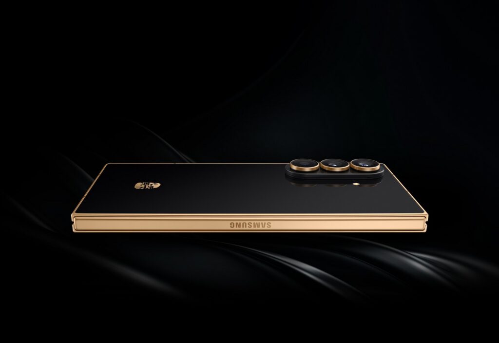 Samsung Unveils Ultra-Premium Samsung W26 Foldable for Chinese Market 2 Samsung W26 Black