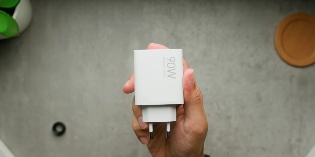 The Truth About Fast Charging: Is 200W Actually Killing Your Smartphone? 5 90W Fast Charging Xiaomi 15T Pro