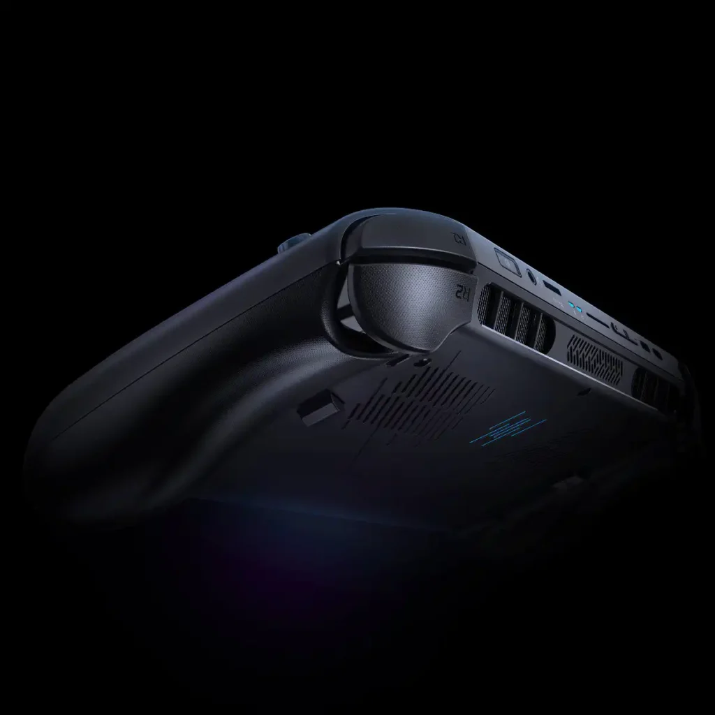 Acer Unveils the Predator Atlas 8 with Intel Arc G3 Silicon 3 Predator Atlas 8 trigger buttons