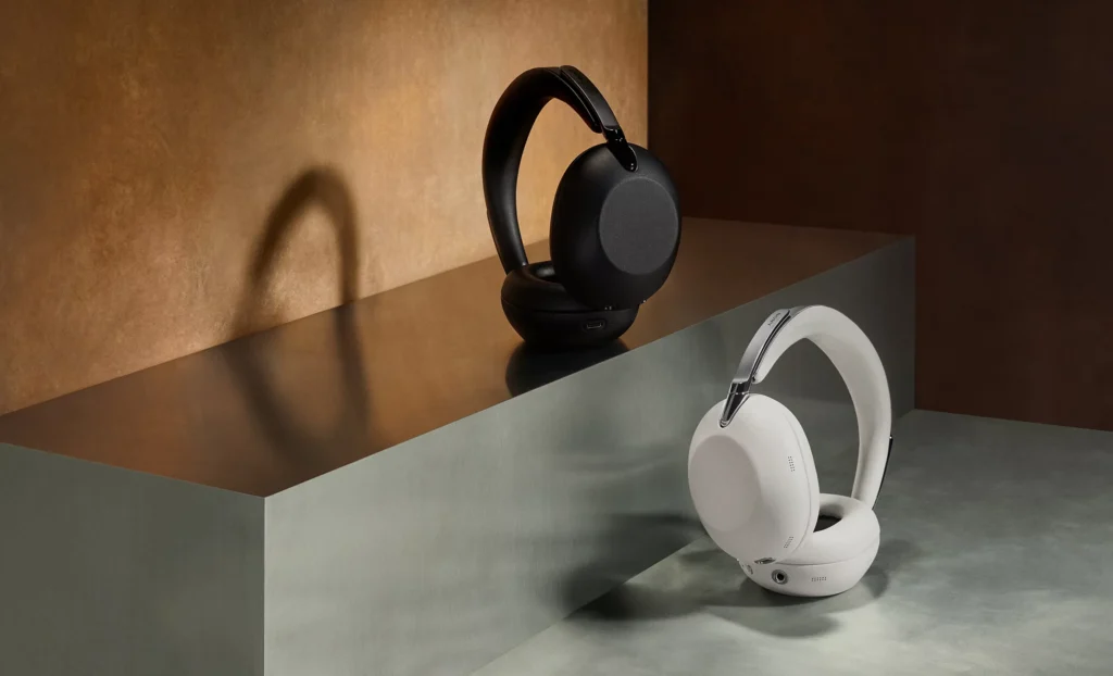 Sony 1000X THE COLLECTION black and white colour options