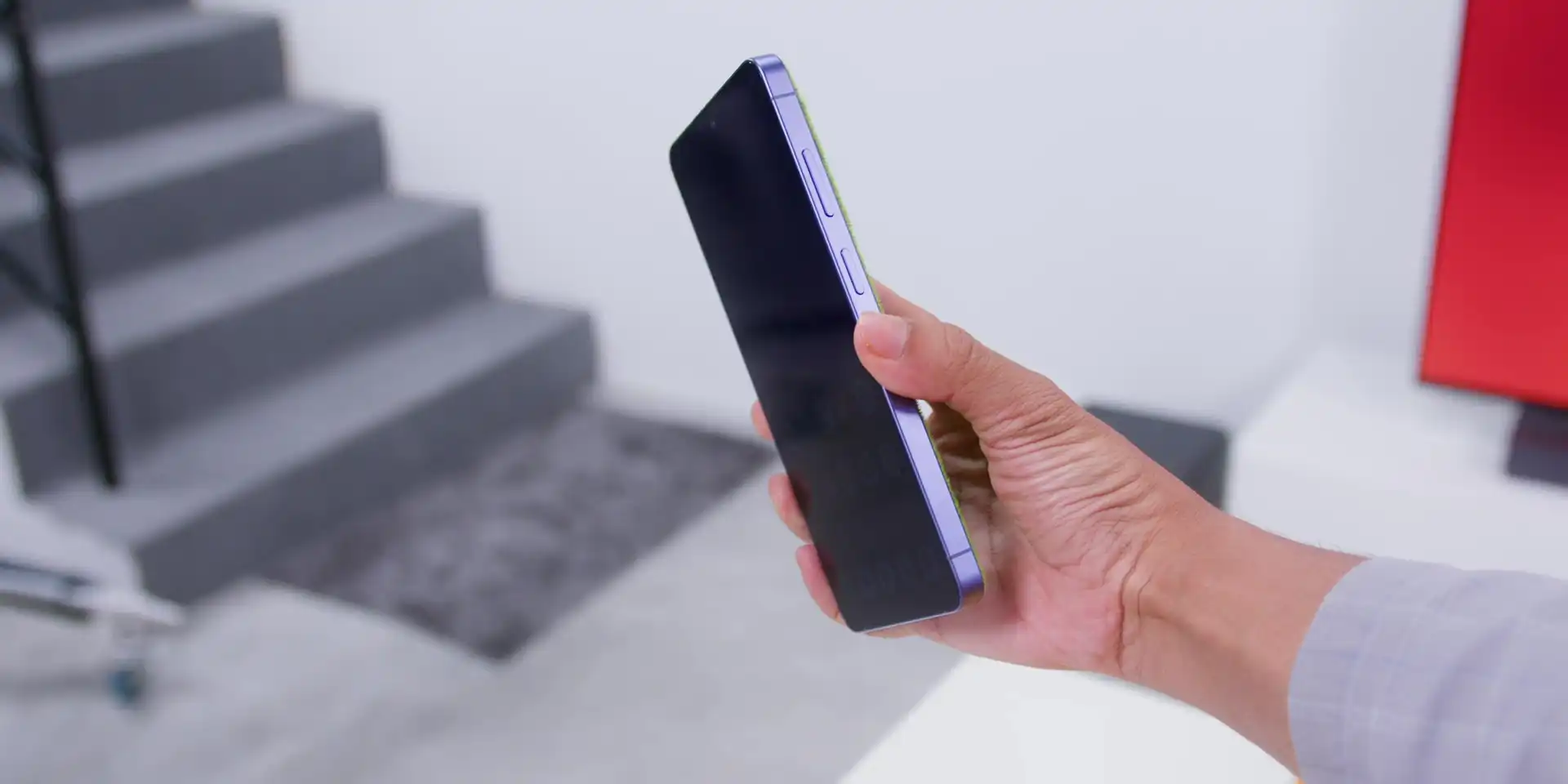 Privacy Display Explained: Samsung Galaxy S26 Ultra 10 Privacy Display Samsung Galaxy S26 Ultra side view