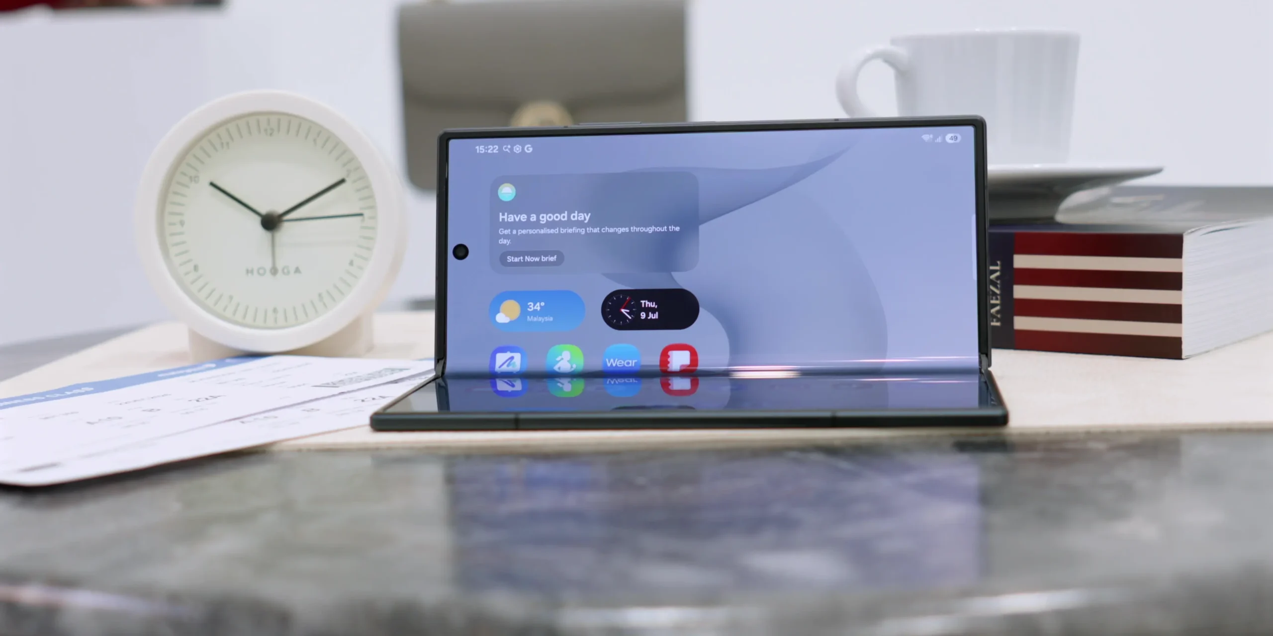 Samsung Galaxy Z Fold 8 Ultra laptop mode